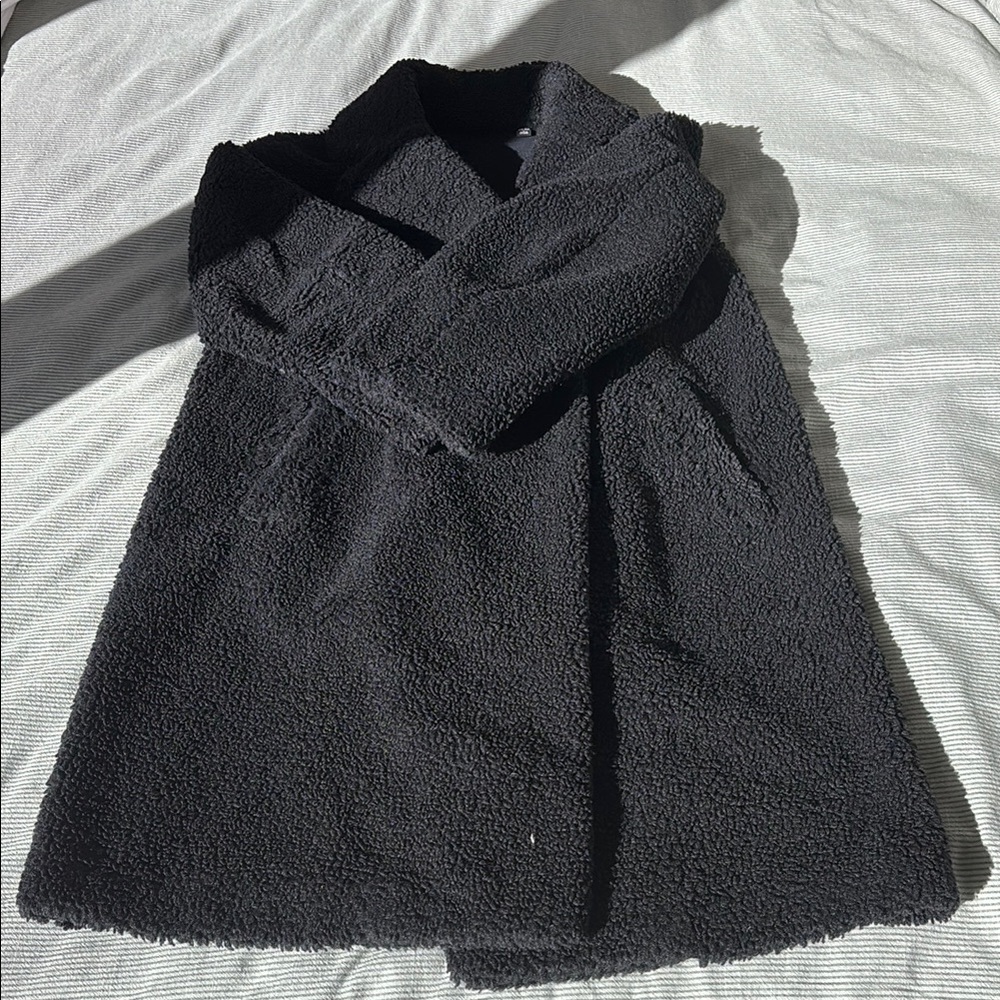 UNIQLO || WOMEN’S BLACK TEDDY COAT